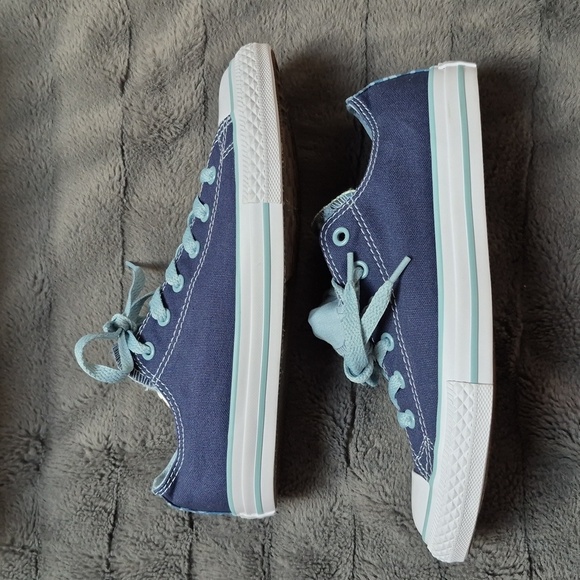 NWOT Double Tongues Blue and Camo Converse! Size 5 Junior! - Picture 9 of 12
